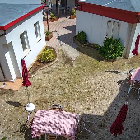 Aparthotel Eden *